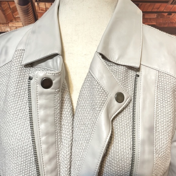 Design History NYC faux leather and knit sweater jacket. Women’s medium - Picture 4 of 7